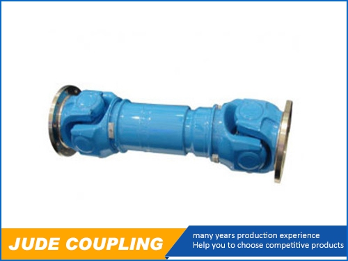 Short telescopic welded universal coupling